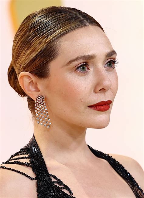 elizabeth olsen red carpet style